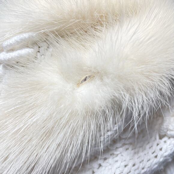 JENNIFER REED Vintage Hand Knit White Sweater w Real Fur Shoulder Accents Size S - Picture 11 of 11